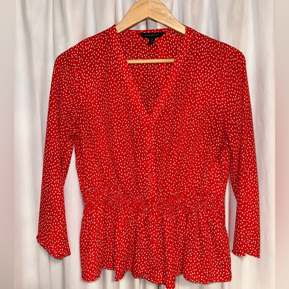 Banana Republic Red Polka Dot Peplum Blouse V-Neck Button Down, Size Small